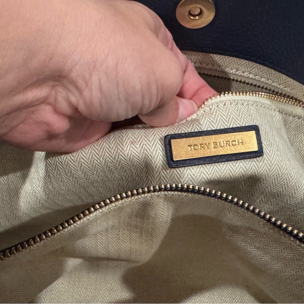 Tory Burch Navy Pebbled Leather Chain-Handle Shoulder Bag with Gold Hardware - Picture 9 of 9